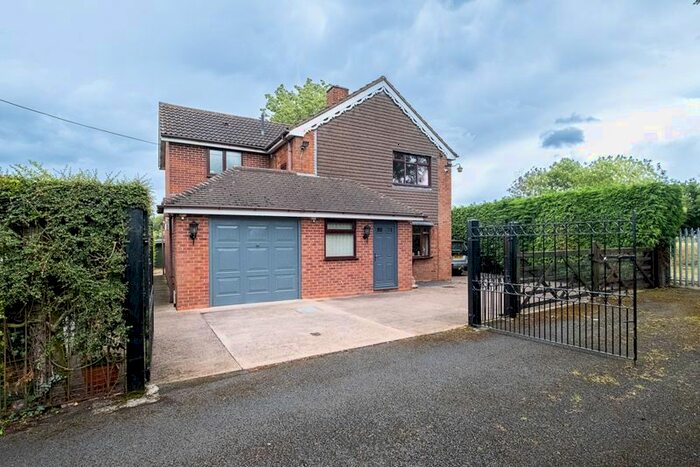 4 Bedroom Detached House For Sale In Wolverhampton Road, Wedges Mills, WS11