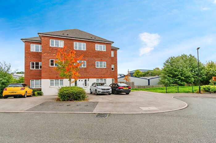 2 Bedroom Flat For Sale In Lakelot Close, Willenhall, WV12