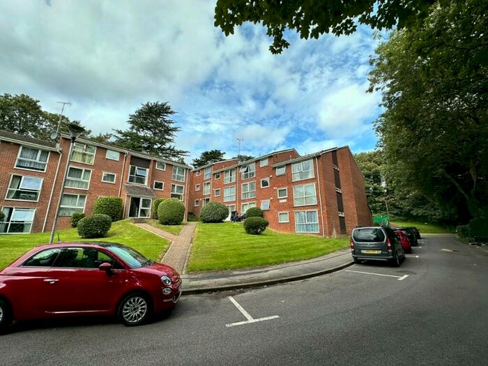 1 Bedroom Apartment To Rent In Southcote Road, Reading, Berkshire, RG30