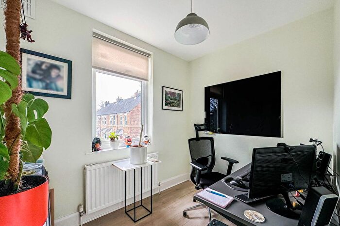 3 Bedroom Terraced House For Sale In Ella Street, Hull, HU5