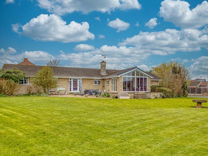 4 Bedroom Bungalow For Sale In Park Place, Worksop, S80