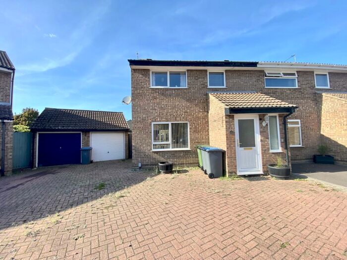 3 Bedroom Semi-Detached House To Rent In Kersey Road, Felixstowe, IP11