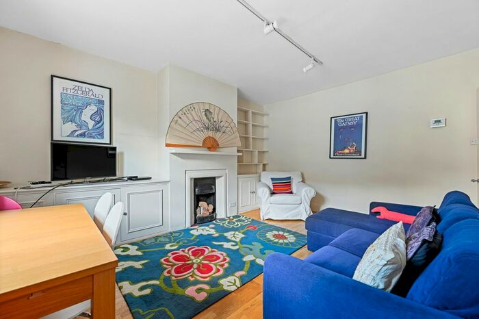 2 Bedroom Mews House To Rent In Devonshire Mews West, Marylebone Village, London, W1G