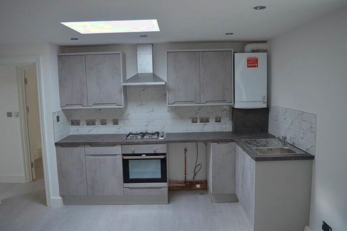 2 Bedroom Flat To Rent In High Road Leytonstone, London, E11