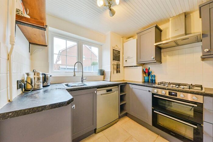3 Bedroom End Of Terrace House For Sale In Archers Ride, Welwyn Garden City, AL7