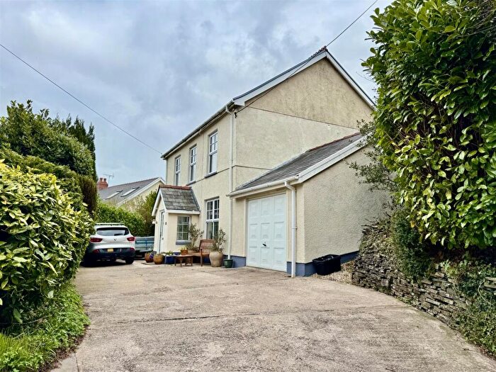 3 Bedroom Detached House For Sale In Heol Y Bryn, Upper Tumble, Llanelli, SA14