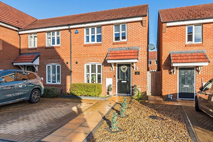 3 Bedroom Semi Detached House For Sale In Thomas Way, Abingdon, OX14