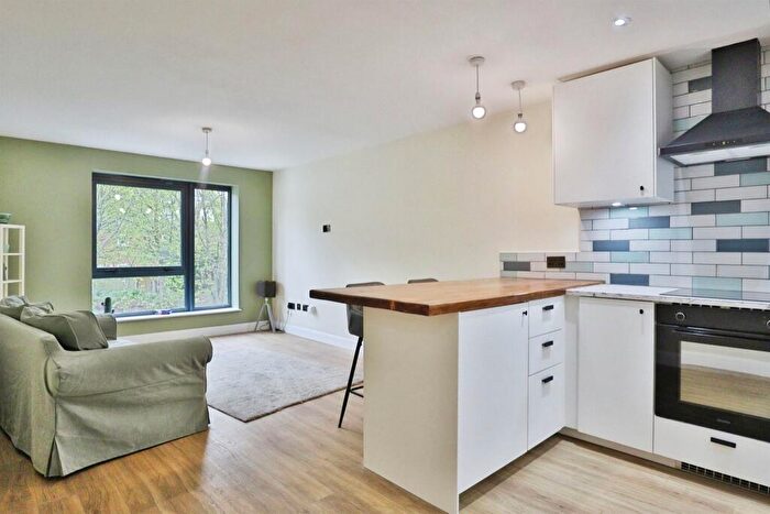 2 Bedroom Apartment For Sale In North Street, Leeds, LS2
