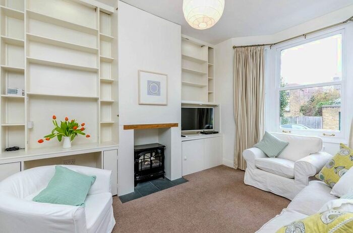 1 Bedroom Flat To Rent In Rossiter Road, Balham, London, SW12
