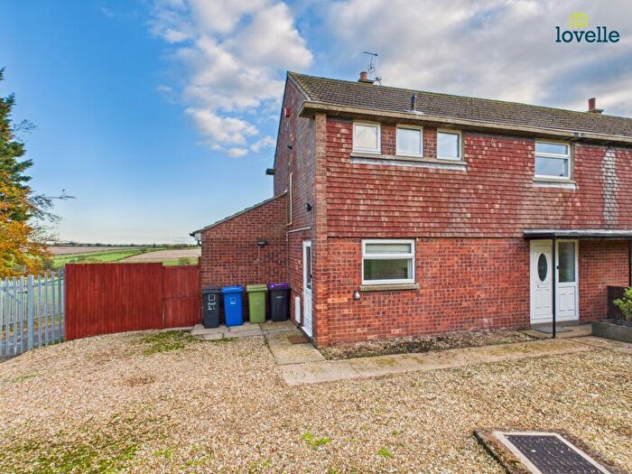3 Bedroom Semi Detached House For Sale In Javelin Avenue, Brookenby, LN8