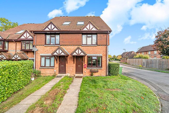 1 Bedroom Maisonette For Sale In Ladygrove Drive, Burpham, Guildford, Surrey, GU4