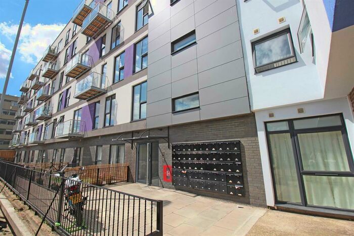 1 Bedroom Apartment To Rent In Swingate, Stevenage, SG1