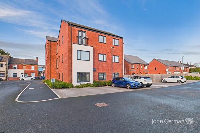 2 Bedroom Flat For Sale In Fellows Drive, Burton-on-Trent, DE14