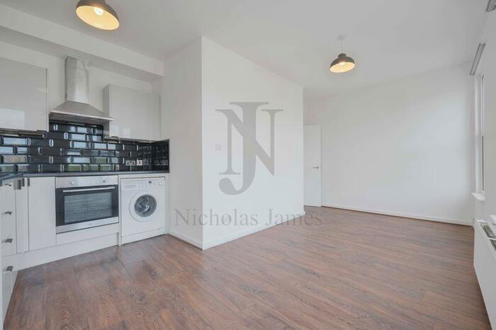 2 Bedroom Flat To Rent In Ashfield Road, Manor House, London, N4