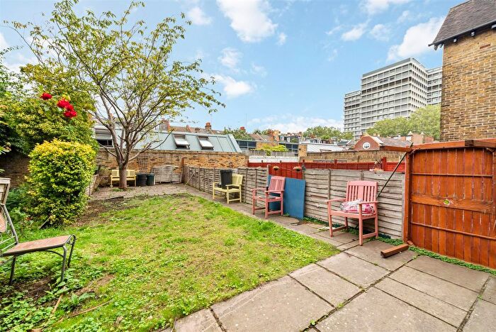 3 Bedroom Flat To Rent In Colwith Road, Hammersmith, London, W6