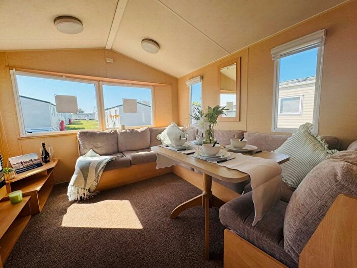2 Bedroom Mobile/park Home For Sale In Dovercourt Haven Caravan Park, Low Road, Harwich, CO12