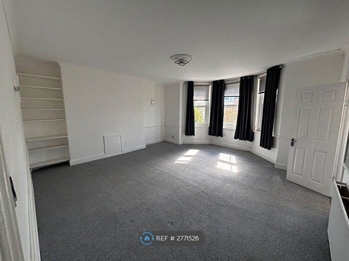 2 Bedroom Flat To Rent In Castle Hill Avenue, Folkestone, CT20