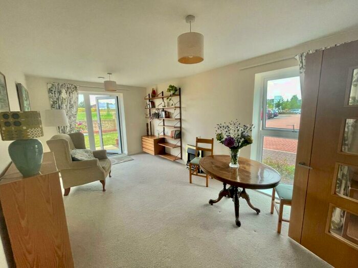 2 Bedroom Retirement Property For Sale In Springfield Close, Stratford-upon-Avon, CV37