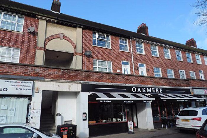 4 Bedroom Flat To Rent In Rvc Student Let High Street, Potters Bar, EN6