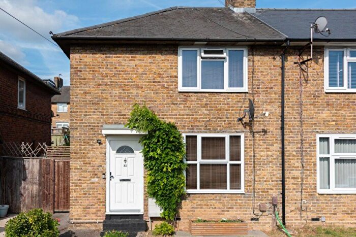 3 Bedroom End Of Terrace House For Sale In Halesowen Road, Morden, SM4