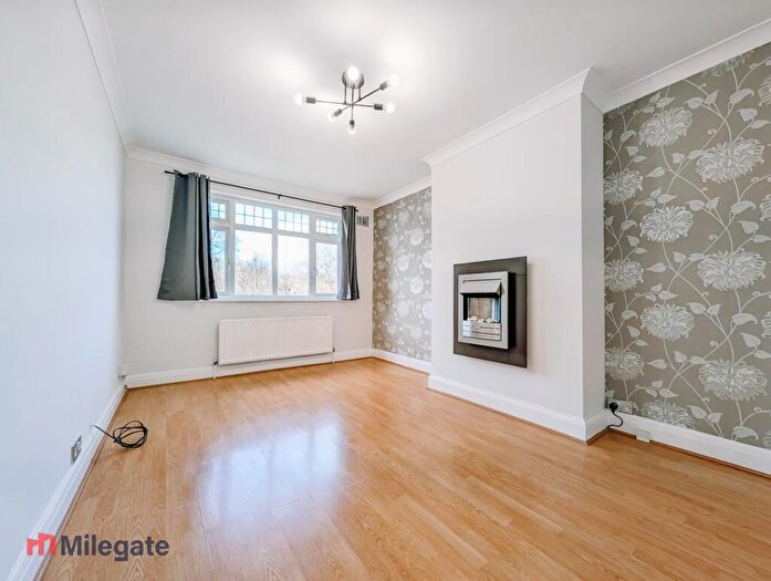 2 Bedroom Flat To Rent In Epsom Road, Morden, SM4