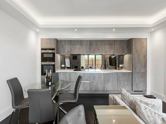 1 Bedroom Flat To Rent In Manor Road, Chigwell, IG7