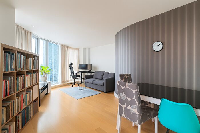 2 Bedroom Apartment To Rent In Fairmont Avenue, London, E14