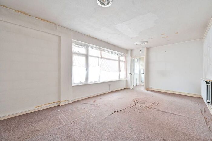 Studio For Sale In Kennington, Elephant And Castle, London, SE17