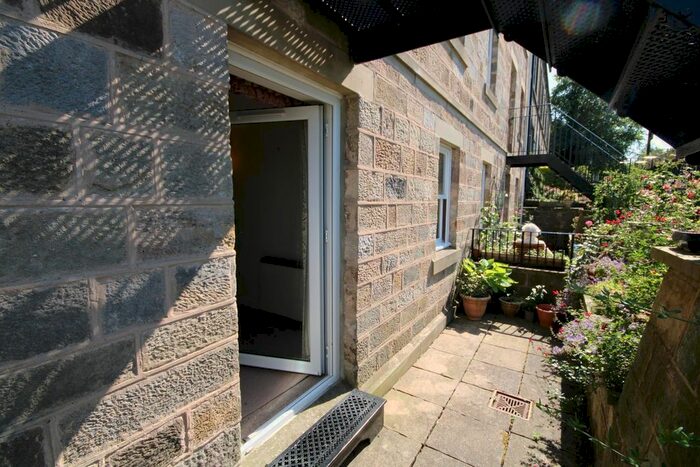 2 Bedroom Flat To Rent In Church Square Mansions, Harrogate, HG1