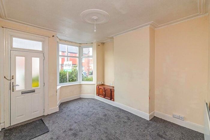 2 Bedroom End Of Terrace House For Sale In Hinde House Lane, Sheffield, South Yorkshire, S4