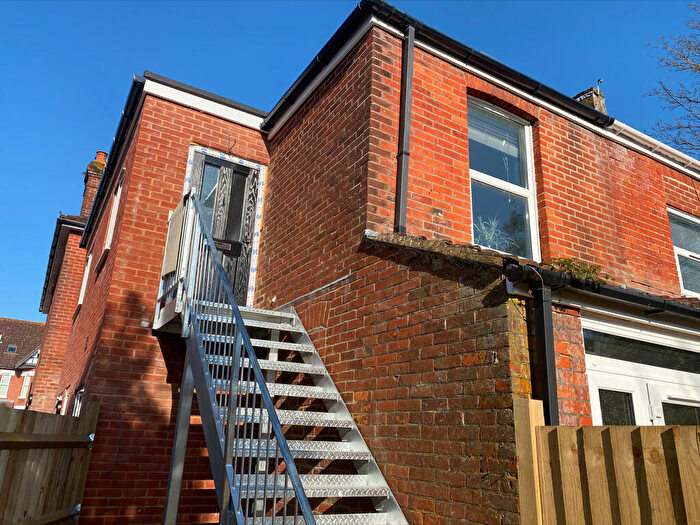 1 Bedroom Flat To Rent In Hill Lane, Southampton, Hampshire, SO15