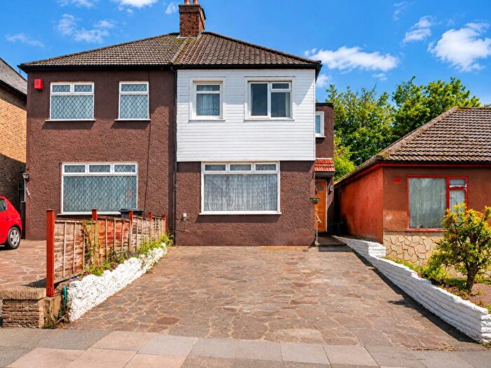 3 Bedroom Semi-Detached House For Sale In Marvels Lane, SE12