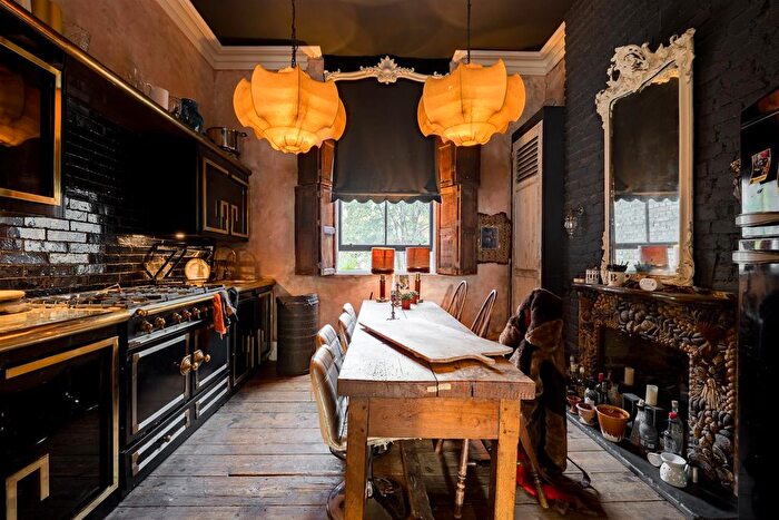 2 Bedroom Flat To Rent In Randolph Avenue, Little Venice, W9