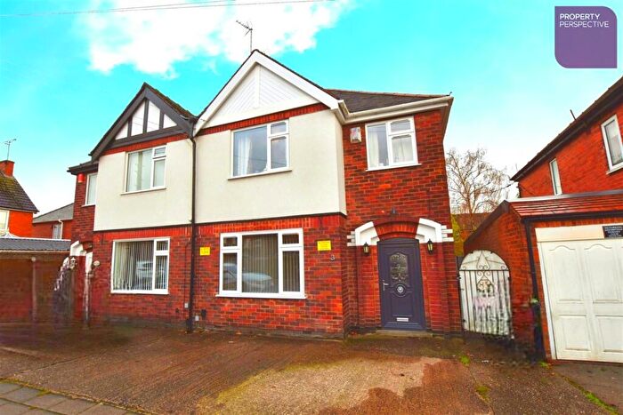 3 Bedroom Semi-Detached House For Sale In Edwin Street, NG17