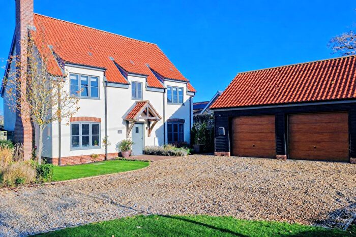4 Bedroom Detached House For Sale In Church Road, Wreningham, Norwich, NR16
