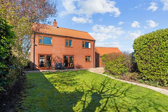 3 Bedroom Detached House For Sale In Dimlington Road, Easington, HU12