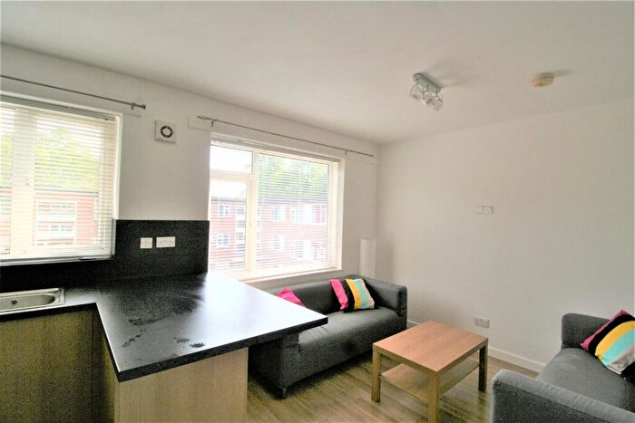 3 Bedroom Flat To Rent In Daisy Bank Road, Victoria Park, Manchester, M14