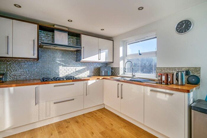 5 Bedroom Town House For Sale In Meadow Croft, Drighlington, BD11