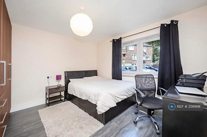 5 Bedroom Flat To Rent In Albany Close, London, N15