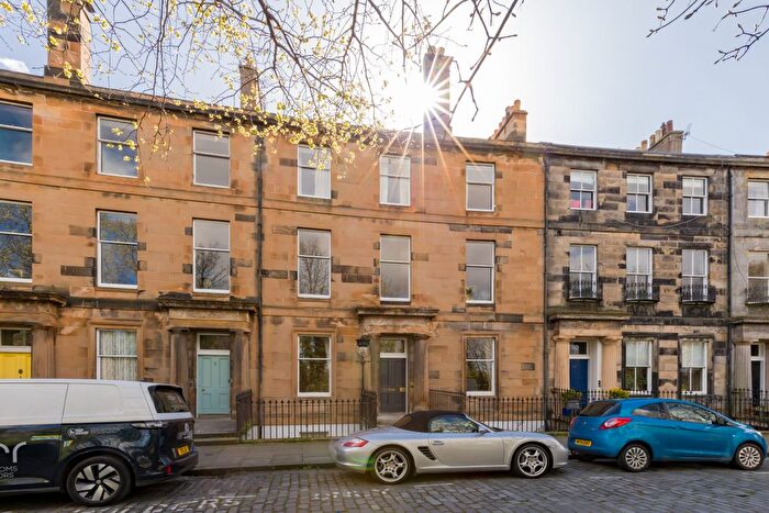 3 Bedroom Flat For Sale In Royal Crescent, Edinburgh, EH3