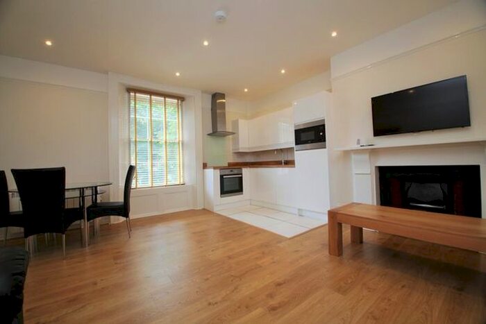 1 Bedroom Flat To Rent In Eldon Square, Reading, Berkshire, RG1