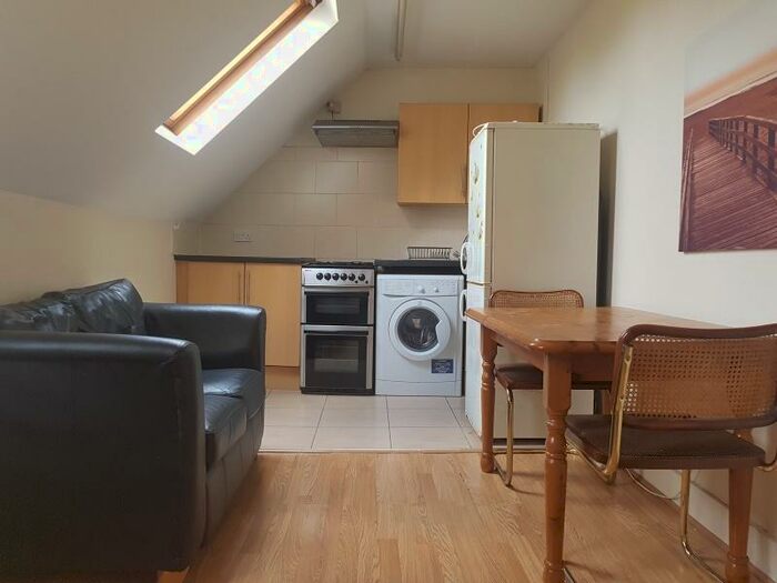 1 Bedroom Flat To Rent In Abingdon Road, OX1