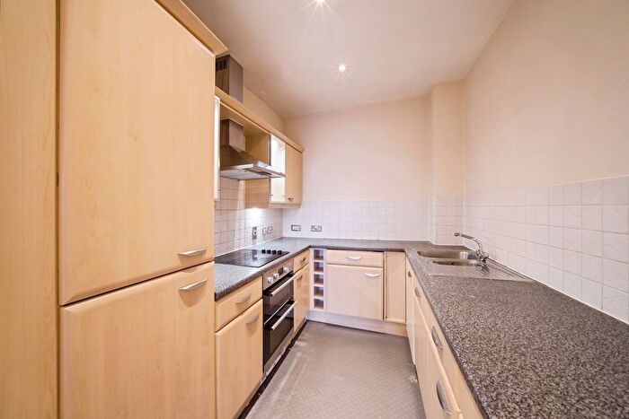 2 Bedroom Flat For Sale In Marlborough Road, St Albans, AL1