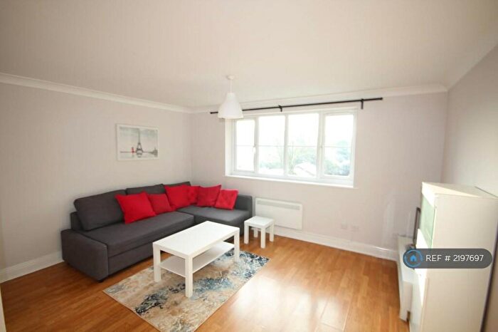 1 Bedroom Flat To Rent In Queens Road, Slough, SL1