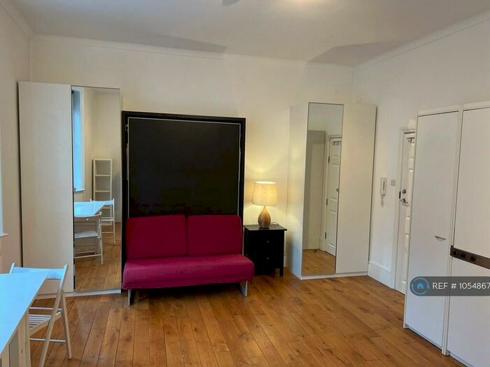 Studio To Rent In St John's Wood High Street, London, NW8