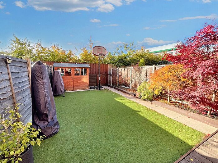 4 Bedroom Town House For Sale In Fletcher Road, Stoke-On-Trent, ST4