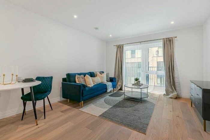 1 Bedroom Flat To Rent In Chelsea Creek, London, SW6