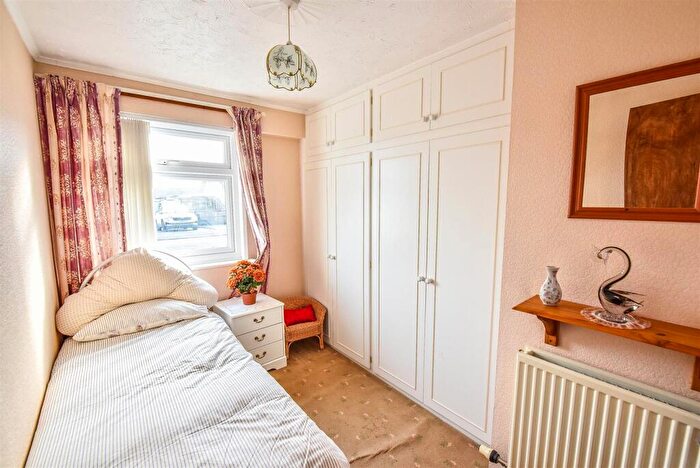 2 Bedroom Bungalow For Sale In Stonelea, Dursley, GL11