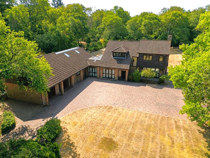 4 Bedroom Detached House For Sale In Fleet Hill, Finchampstead, Wokingham, RG40