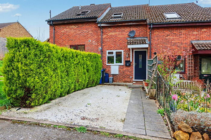 1 Bedroom Terraced House For Sale In Green Lane, Banbury, OX16